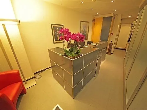 ***  Hotel Comedie Cenevre İsviçre